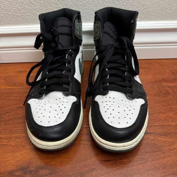 Jordan 1 Retro High Clay Green Size 11 - Picture 2 of 10